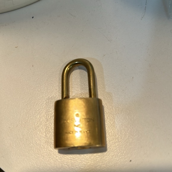 LOUIS VITTON LOCK and KEY! #311 🔥🔥👍Nice Patina PRICE REDUCTION🔥🔥🔥🔥 - Picture 6 of 7